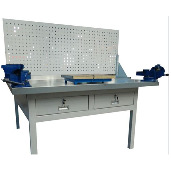 四工位钳工操作实验装置(图1) 四工位钳工操作实验装置,制冷供热控制及监控综合实验装置